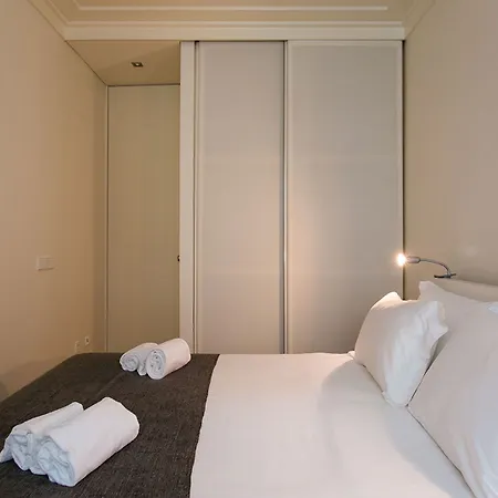 Joivy Elegant 2br With Workspace Nearby Baixa-chiado Subway Daire *