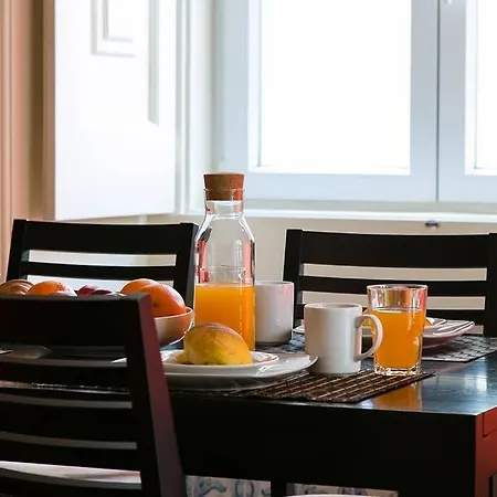 Guestready - Sleek Flat Near Santa Justa Lift * 리스본