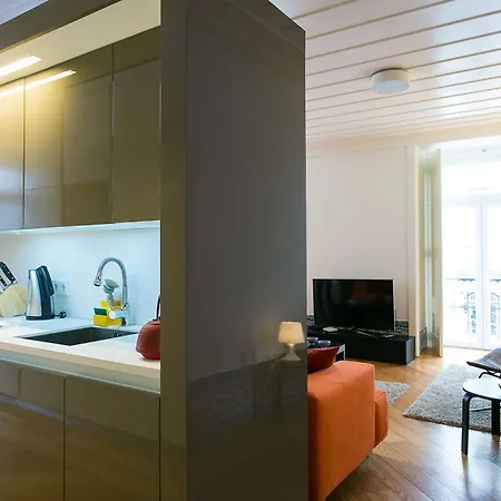 Guestready - Sleek Flat Near Santa Justa Lift Lisbona